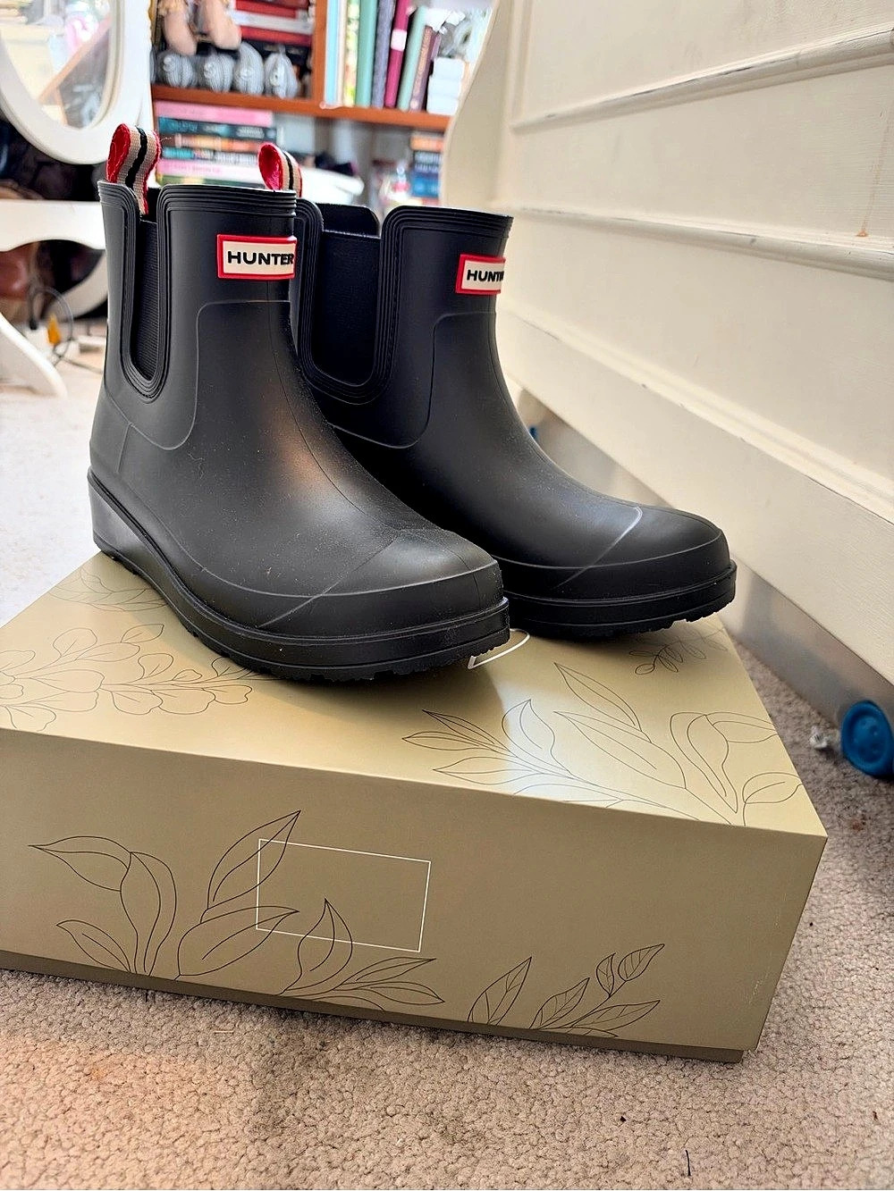 Hunter Women's Original Chelsea Boots Chelsea Rain Boots Black US 8 Like New